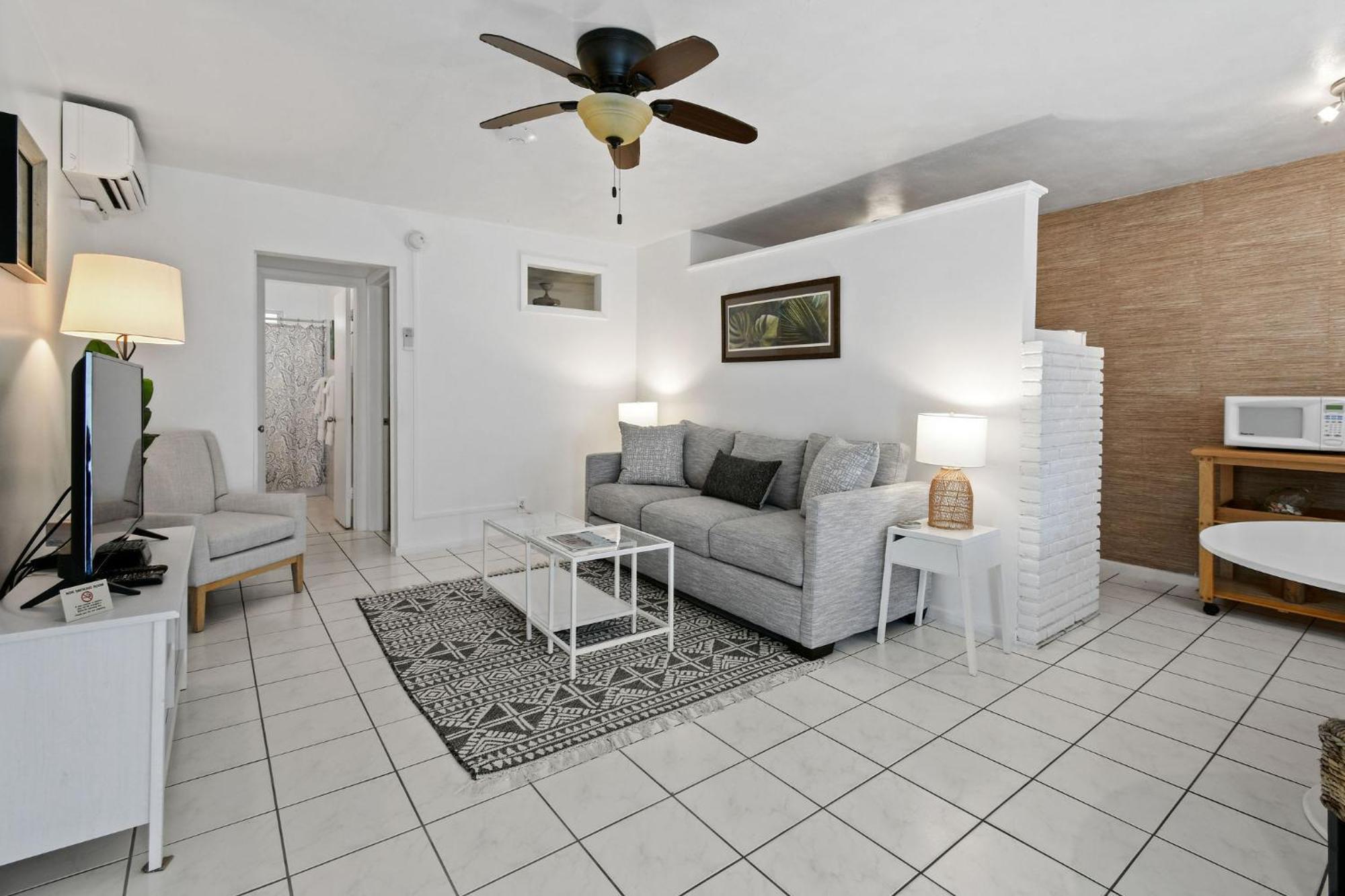 Sunshine Shores Boutique Apartments Palm Beach Shores Εξωτερικό φωτογραφία