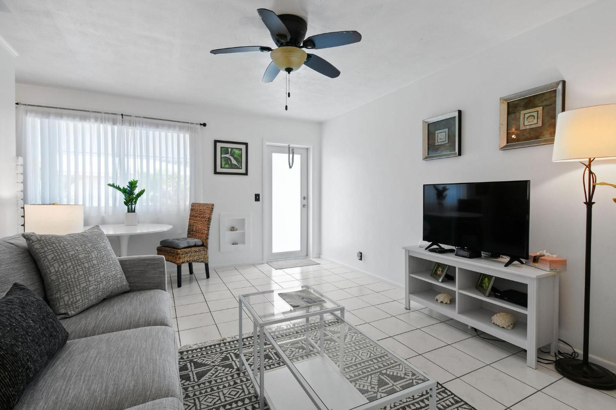 Sunshine Shores Boutique Apartments Palm Beach Shores Εξωτερικό φωτογραφία